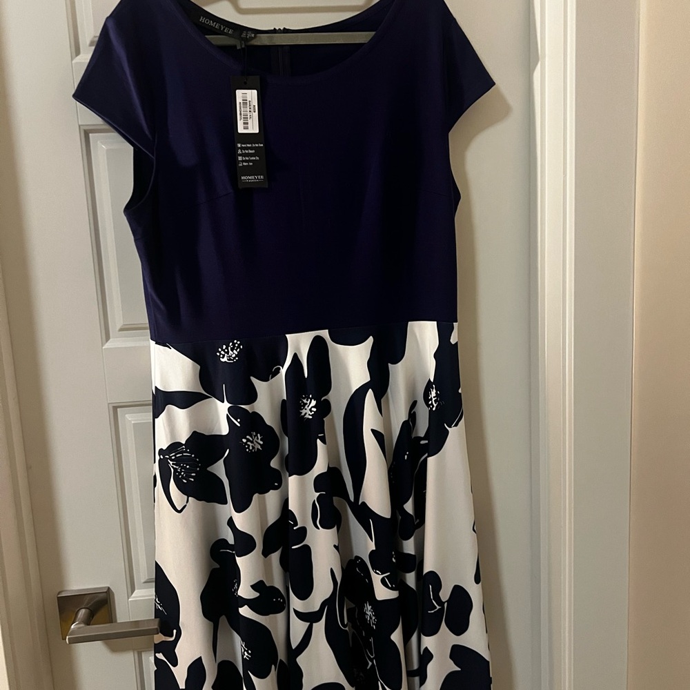 Women's Navy and White Floral Dress Never worn!